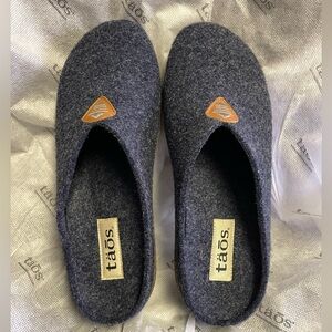 Taos Ladies Wool Slip on Shoes